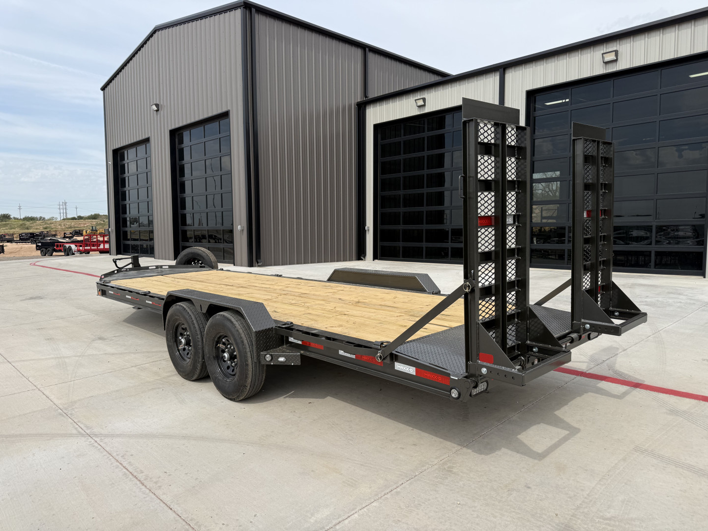 New 2026 MAXX-D 83"x22' 14k I-Beam Equipment Trailer – EHX