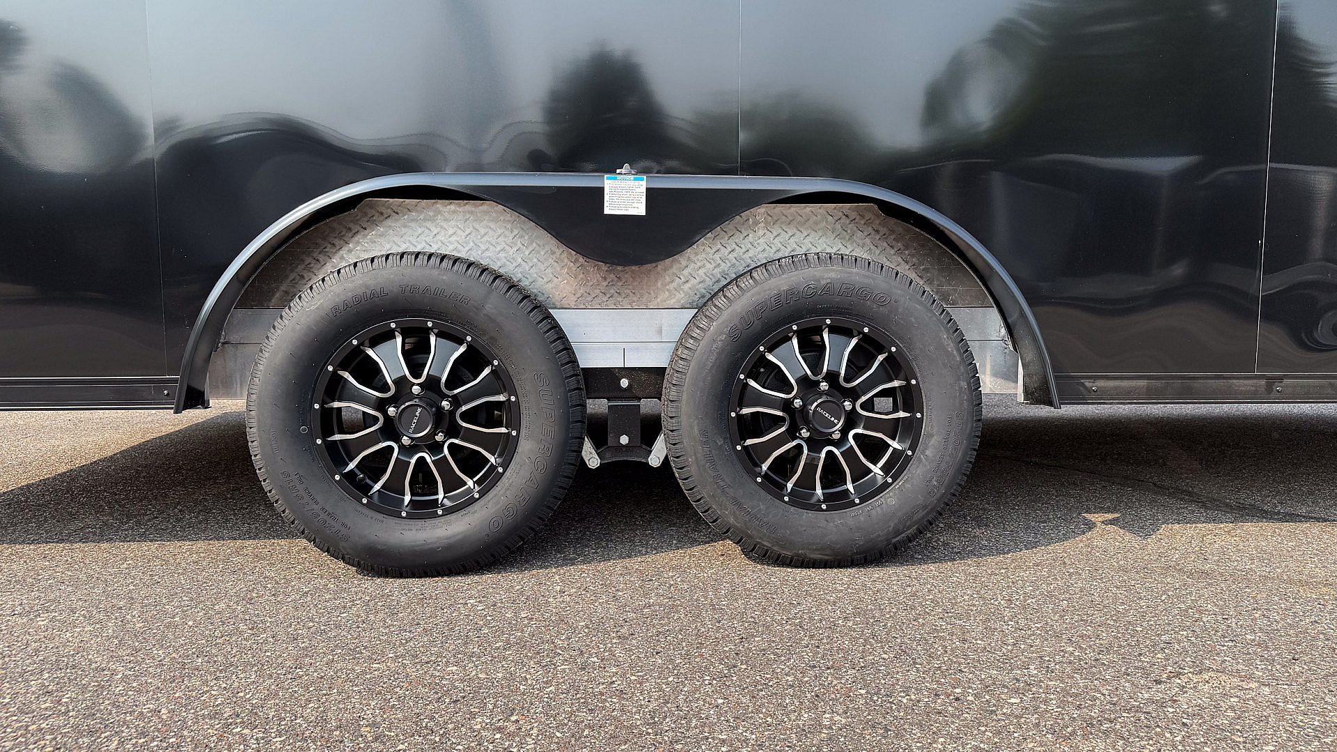 New 2025 Lightning 7.5X18 ENCLOSED CARGO - BLACK WITH BLACKOUT!