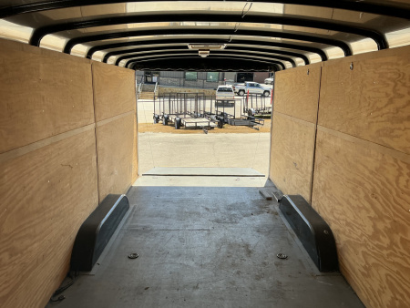 Used 2009 Carson Trailers 8.5'x20' Enclosed Cargo