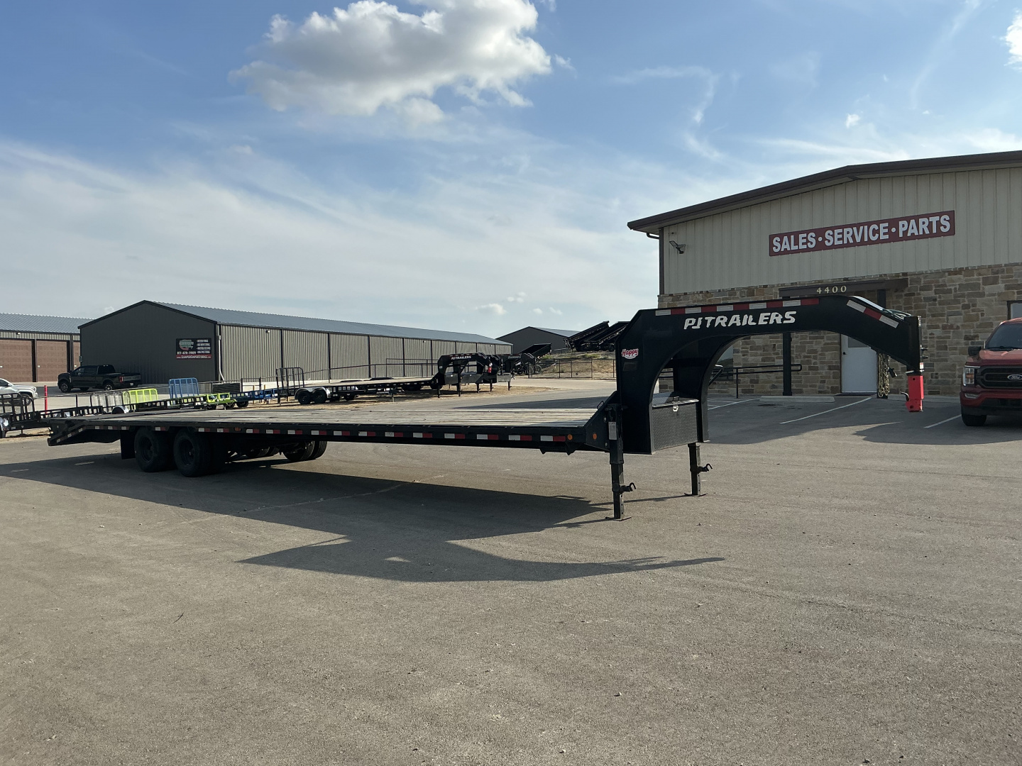 Used 2024 PJ 102"x40' Low Pro Flatdeck w/ Duals- LD