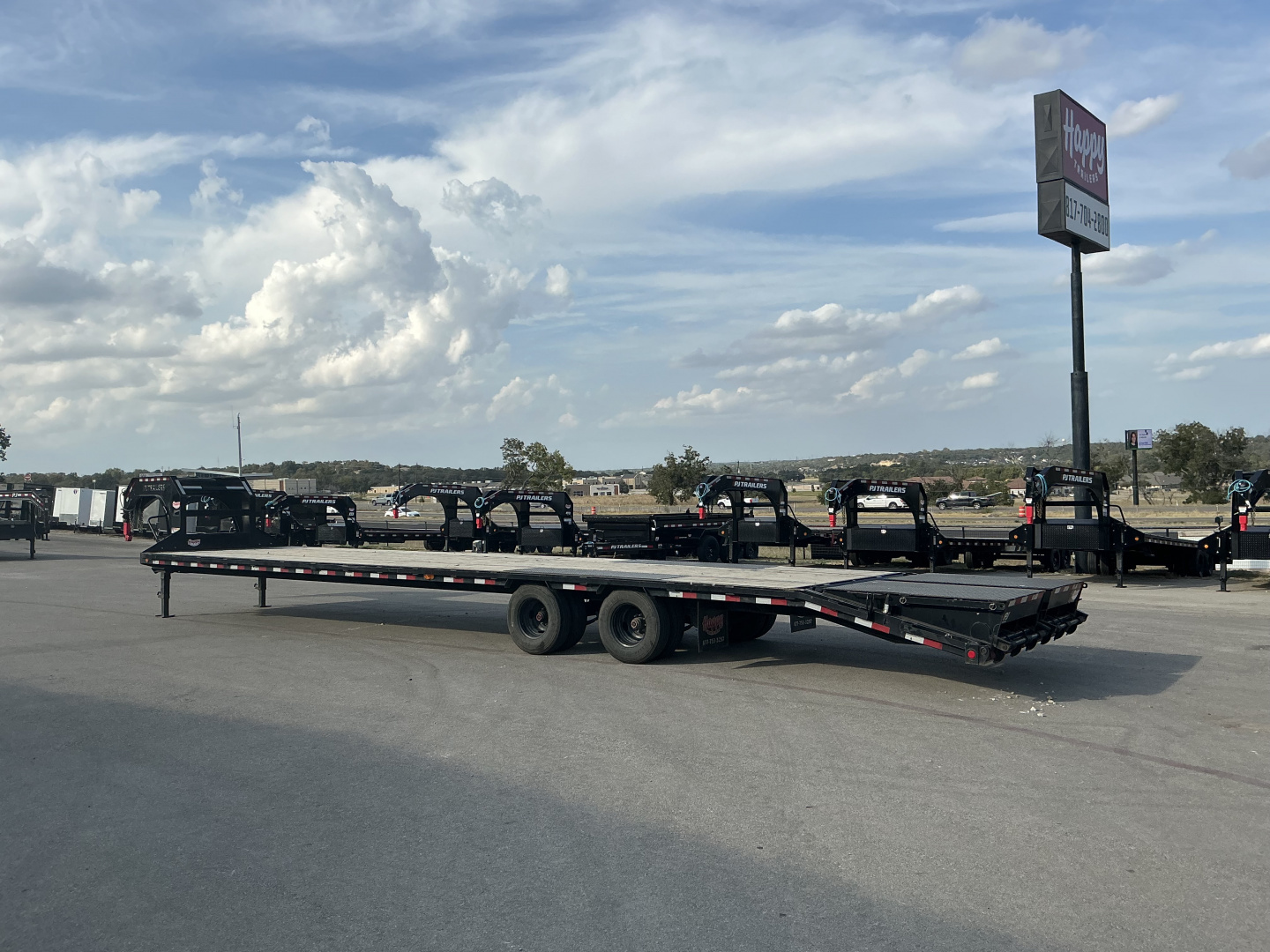 Used 2024 PJ 102"x40' Low Pro Flatdeck w/ Duals- LD