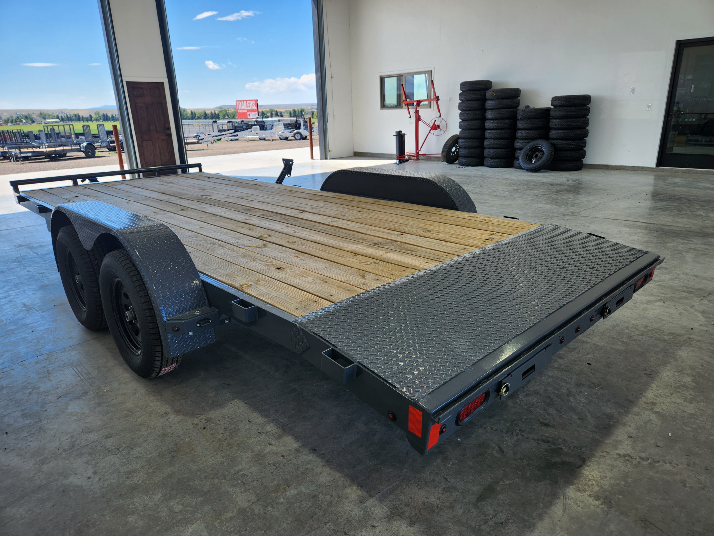 New 2026 Lamar 18' Car Trailer 7K