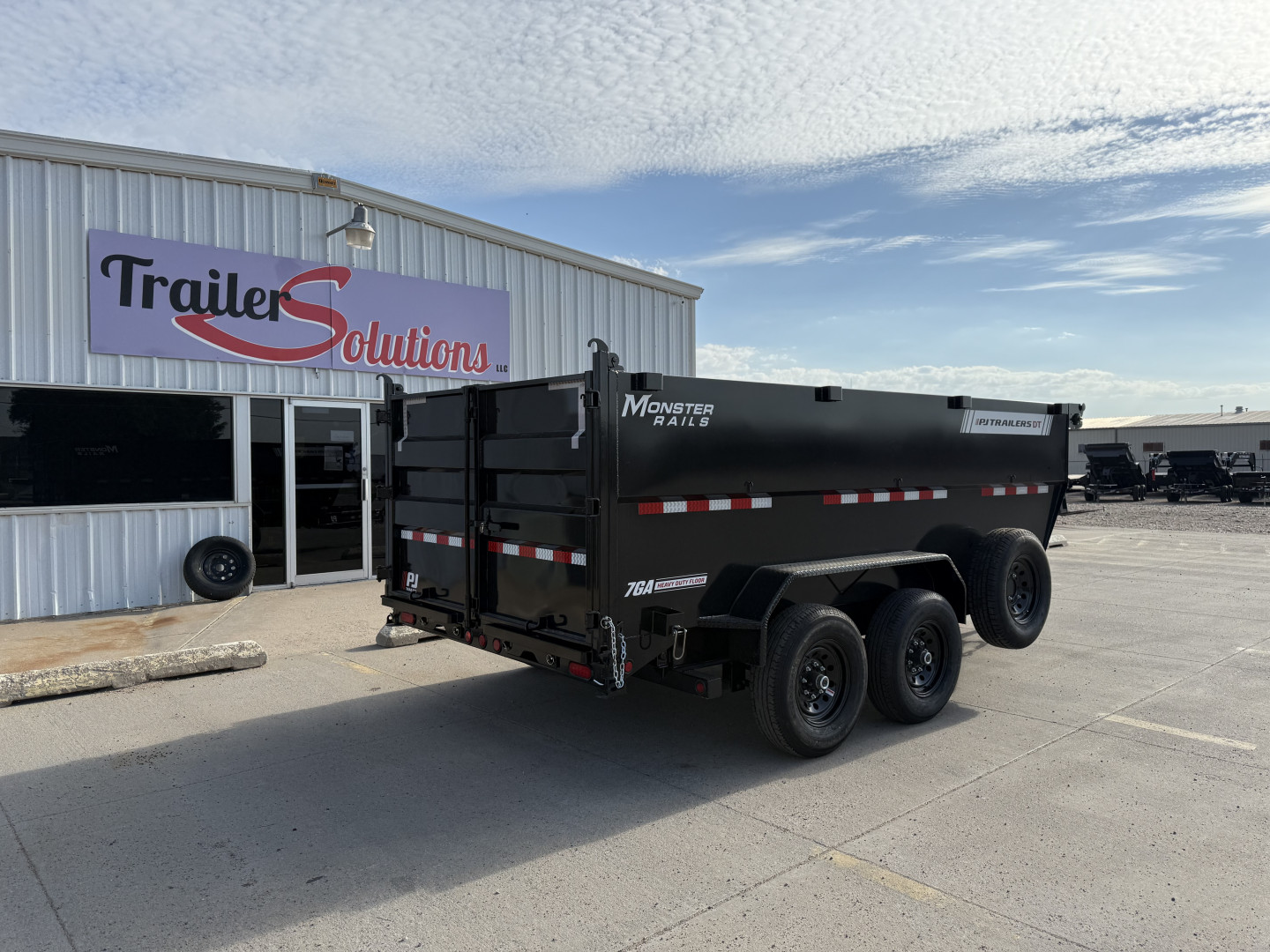 New 2026 PJ TRAILERS 83" x 14' DT Dump Trailer 48" Sides