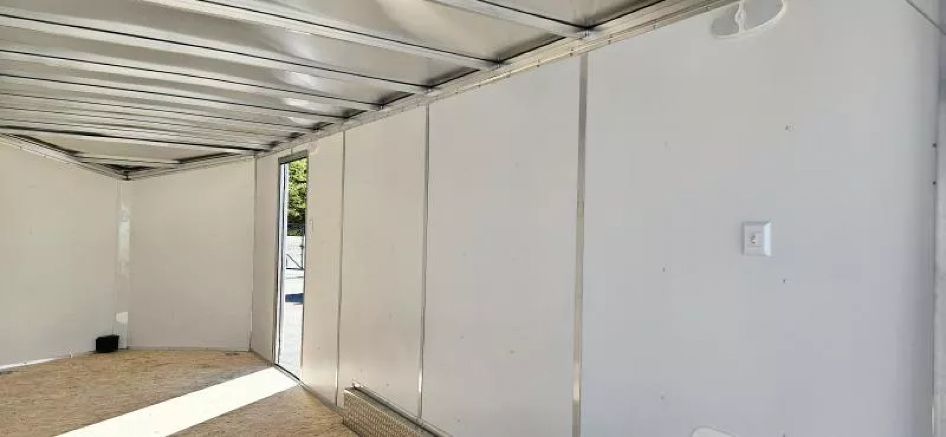 New 7.5 X 20' CARGO ENCLOSED 5200# AXLES ALL ALUMINUM 2025 LIGHTNING
