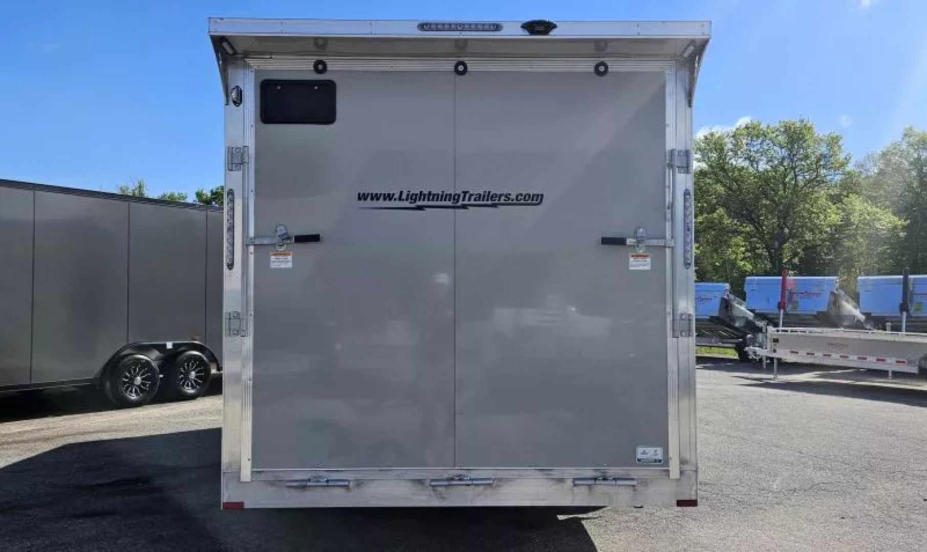 New 7.5 X 20' CARGO ENCLOSED 5200# AXLES ALL ALUMINUM 2025 LIGHTNING