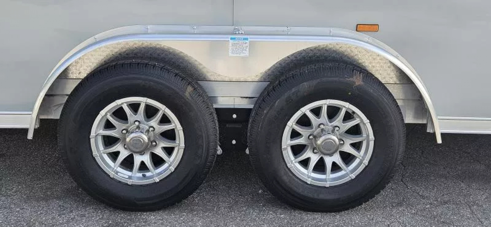 New 7.5 X 20' CARGO ENCLOSED 5200# AXLES ALL ALUMINUM 2025 LIGHTNING