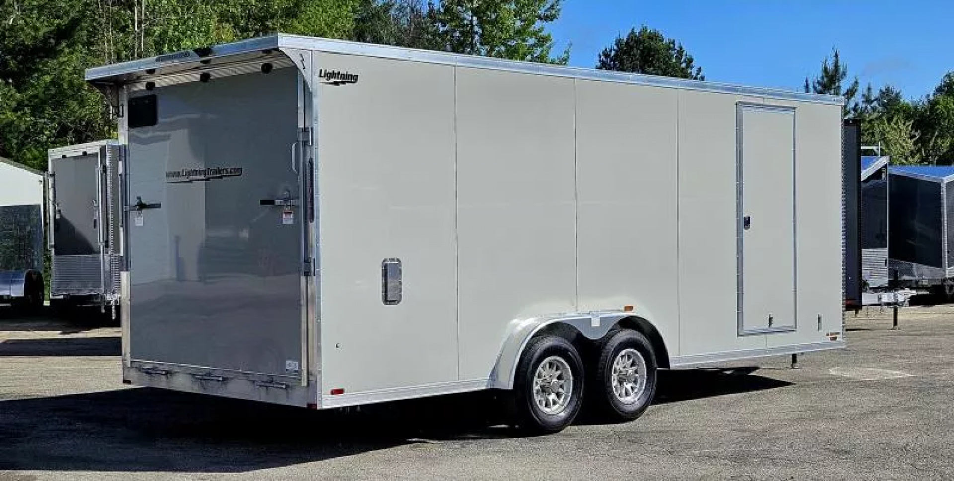 New 7.5 X 20' CARGO ENCLOSED 5200# AXLES ALL ALUMINUM 2025 LIGHTNING
