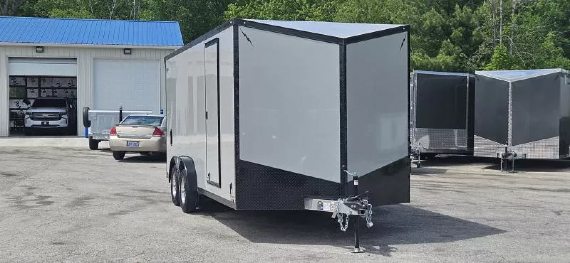 New 7.5 X 18 CARGO ENCLOSED ALL ALUMINUM 2025 LIGHTNING POLYCOR EXTERIOR