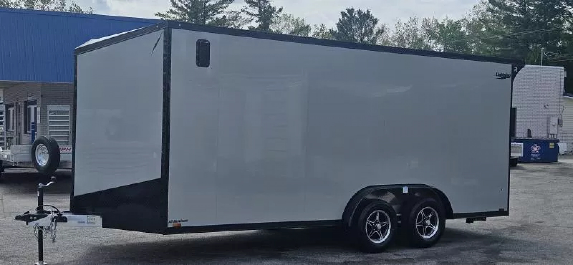 New 7.5 X 18 CARGO ENCLOSED ALL ALUMINUM 2025 LIGHTNING POLYCOR EXTERIOR