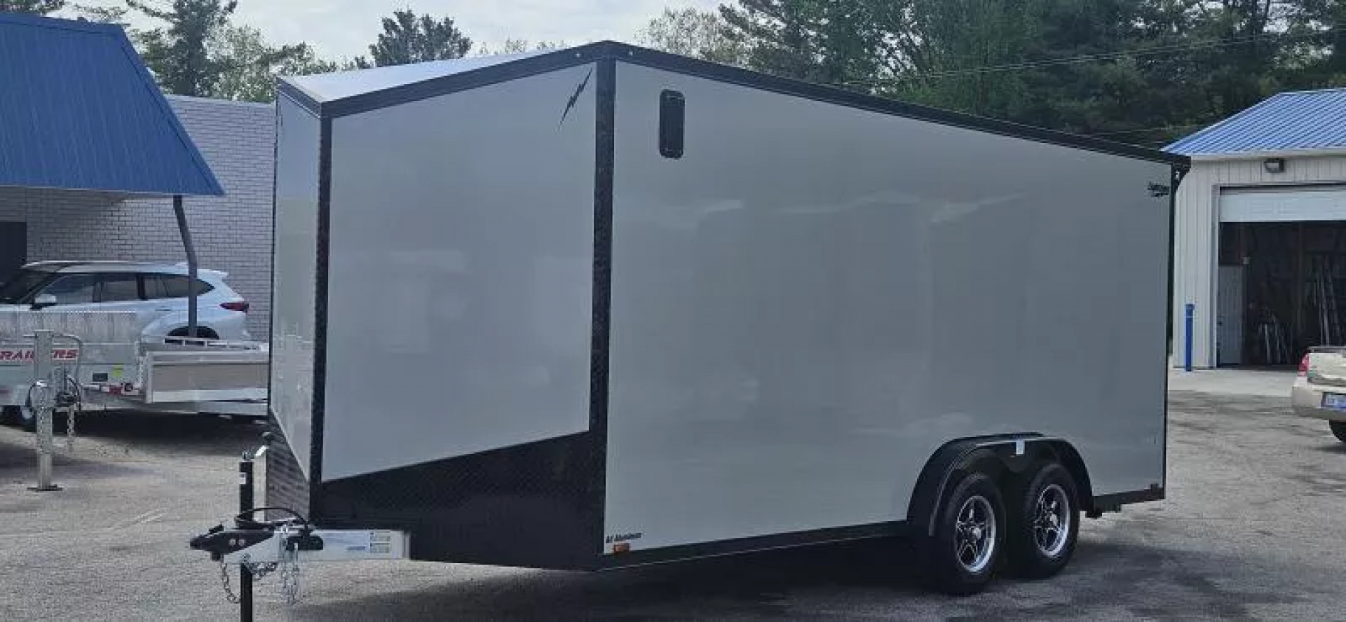 New 7.5 X 18 CARGO ENCLOSED ALL ALUMINUM 2025 LIGHTNING POLYCOR EXTERIOR