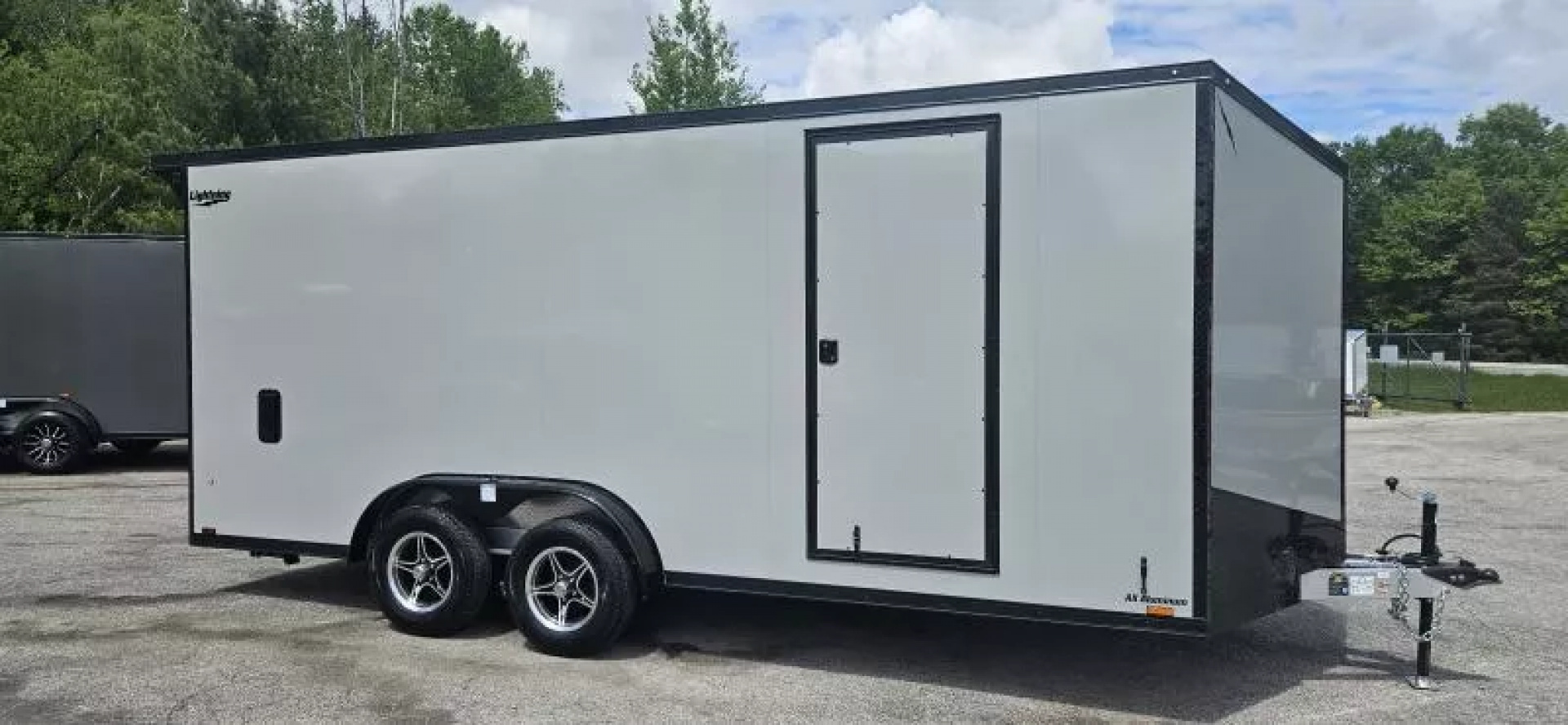 New 7.5 X 18 CARGO ENCLOSED ALL ALUMINUM 2025 LIGHTNING POLYCOR EXTERIOR