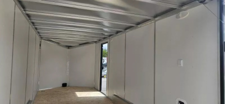 New 7.5 X 18 CARGO ENCLOSED ALL ALUMINUM 2025 LIGHTNING POLYCOR EXTERIOR