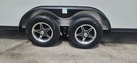 New 7.5 X 18 CARGO ENCLOSED ALL ALUMINUM 2025 LIGHTNING POLYCOR EXTERIOR