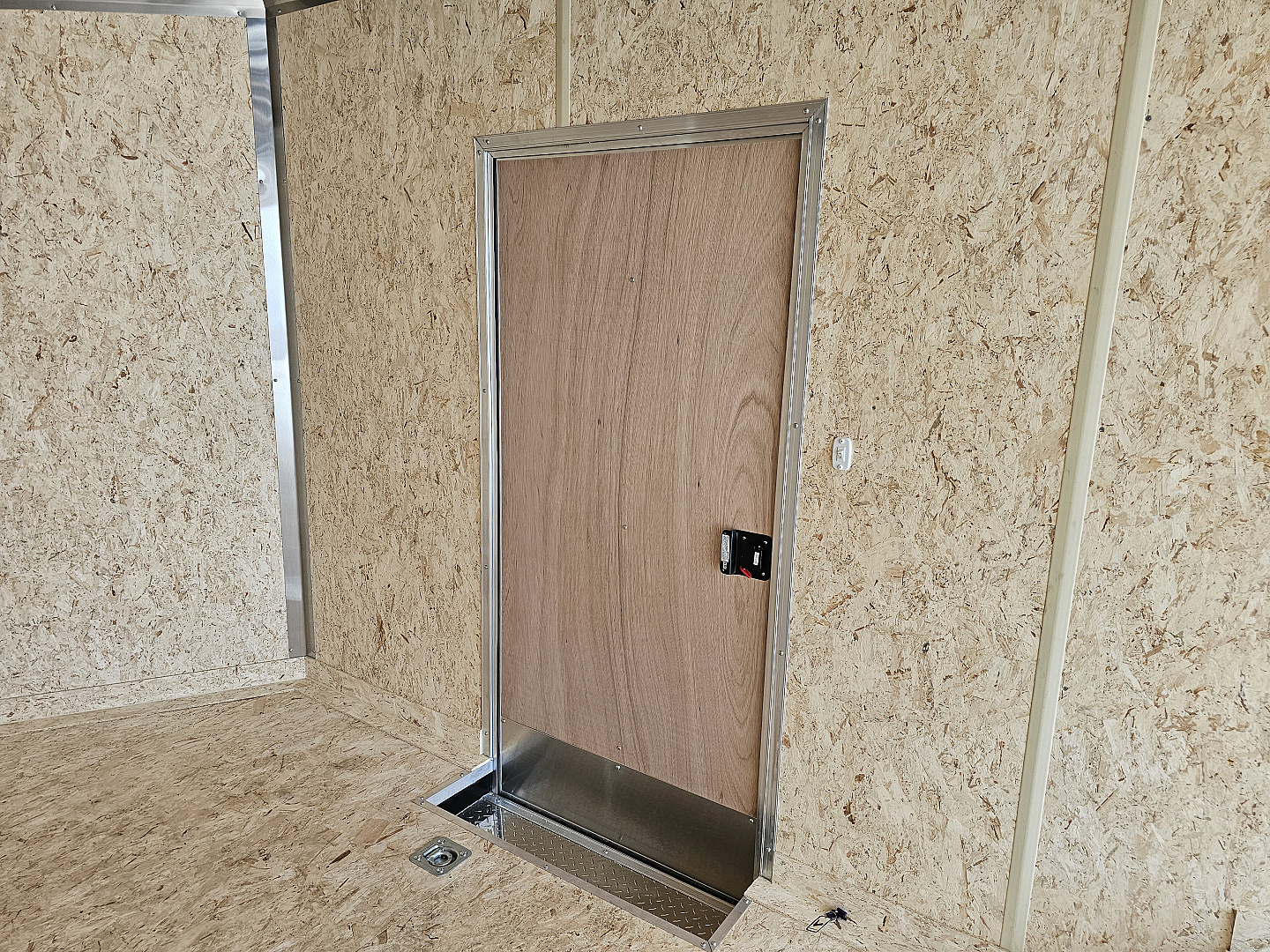 New 2026 ROYAL BLUE Cargo Express 8.5 x 20 10K XL SE Enclosed Car / Racing Trailer