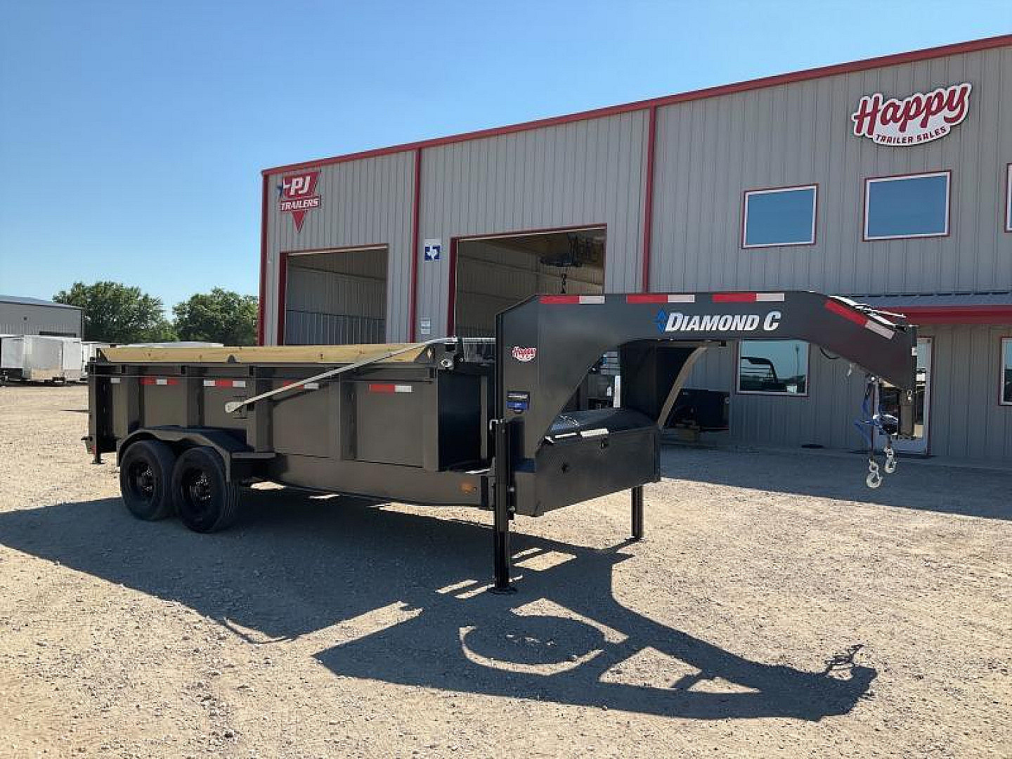 New 2026 Diamond C 82"x16' GN HD Low Profile Telescopic Dump w/ 32" Sides - LPT-GN210 Pacesetter Edition