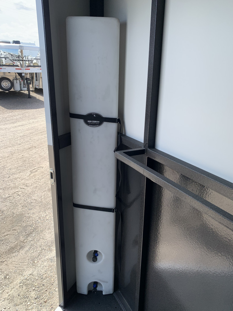 New 2025 Rover Trailers 17' Teton 3 Horse Trailer