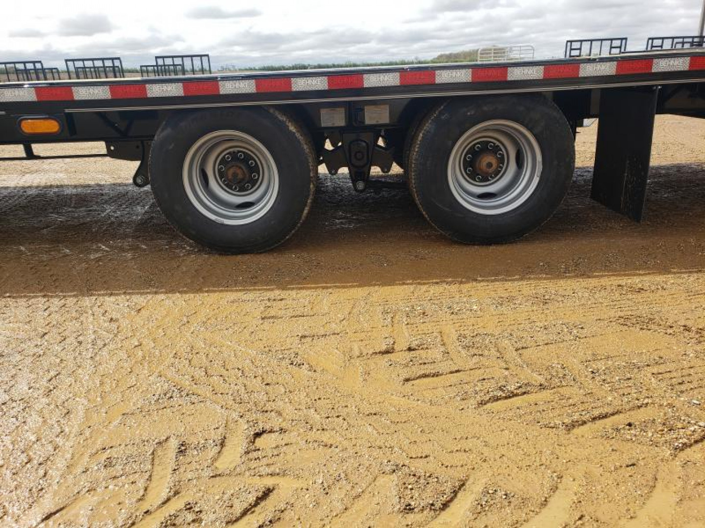 New 2024 Behnke FB8X33GN-24E Flatbed Trailer