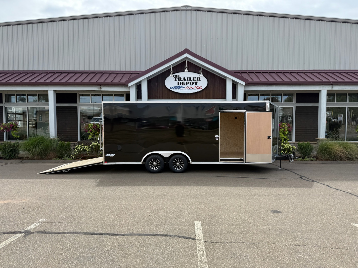New Pace American 8'6" x 20'+ V-Nose Enclosed Car Hauler 9.9K