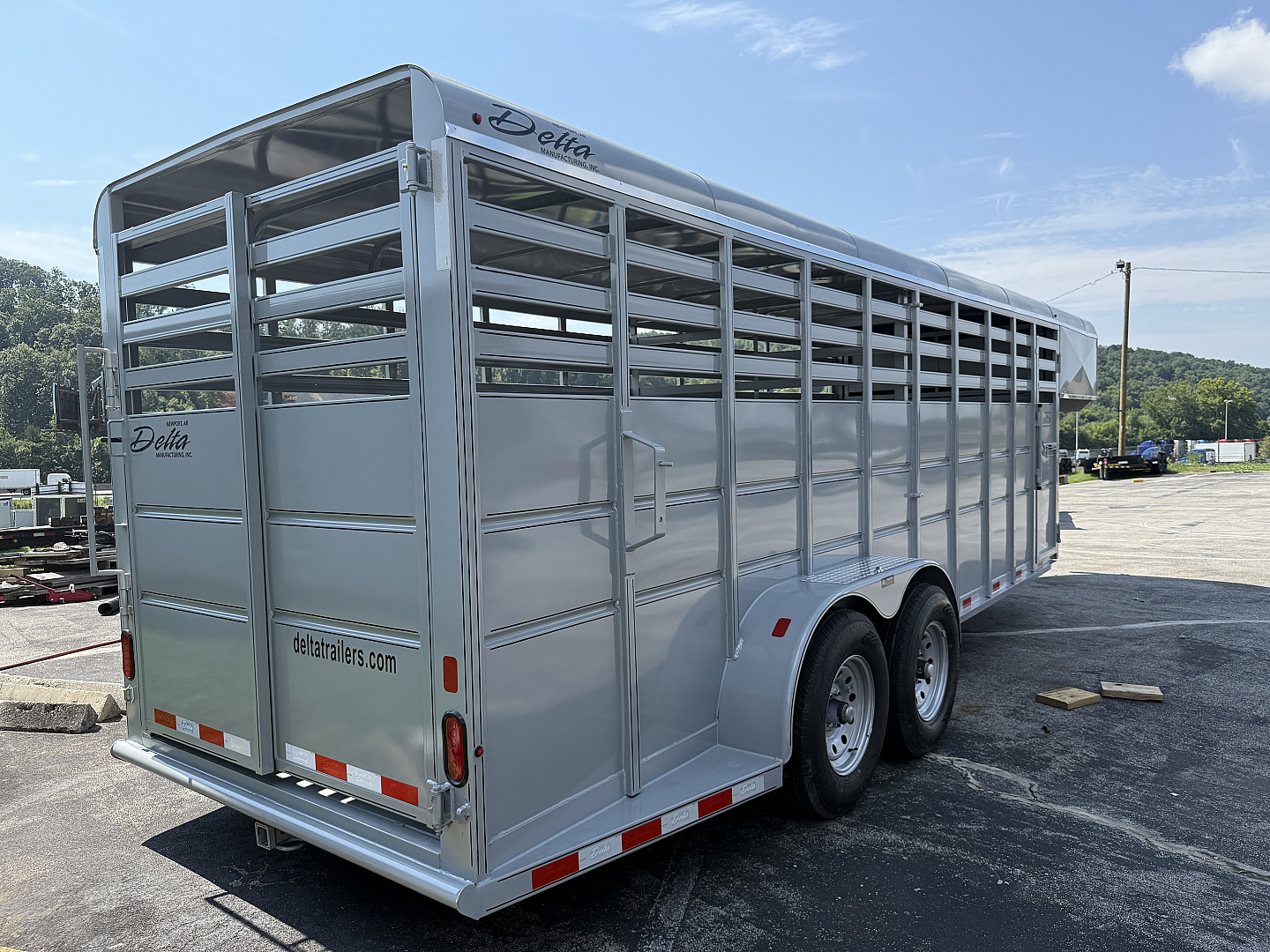 New 2025 Delta Trailers 20' 6'W 6'6 TALL GOOSENECK Stock / Stock Combo Trailer