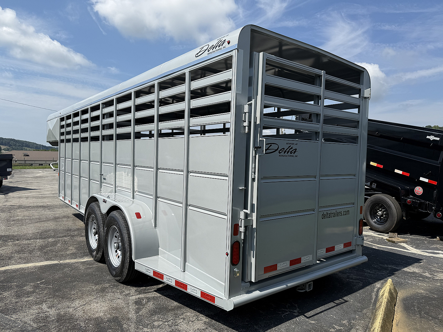 New 2025 Delta Trailers 20' 6'W 6'6 TALL GOOSENECK Stock / Stock Combo Trailer