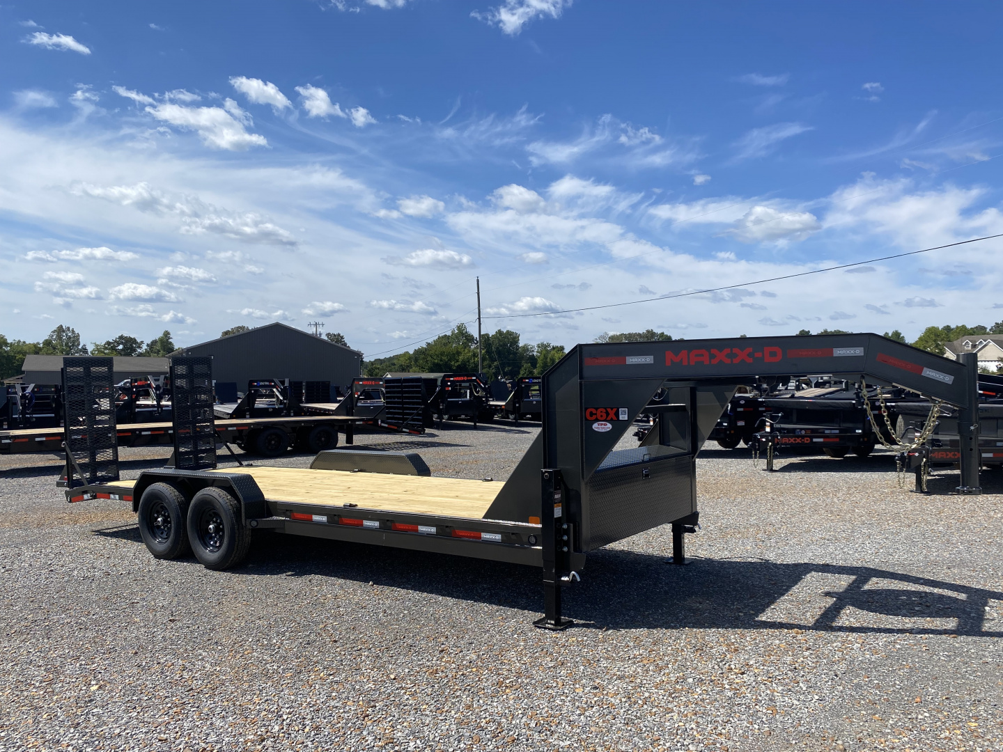 New 2026 MAXXD 83"x22' 15.6k Gooseneck Equipment Trailer
