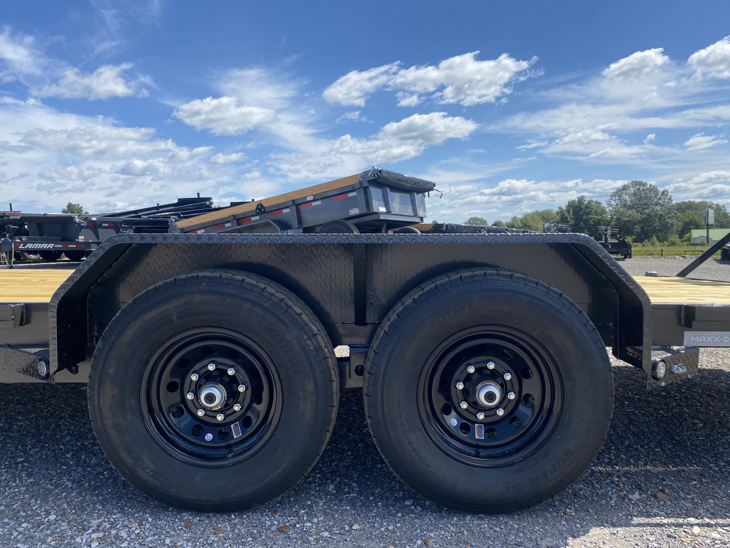 New 2026 MAXXD 83"x22' 15.6k Gooseneck Equipment Trailer