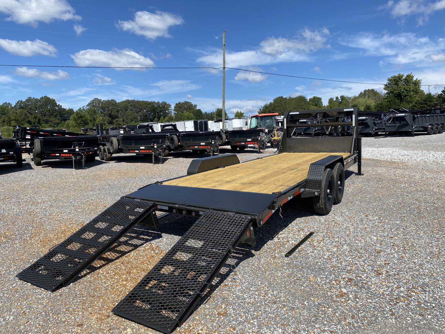 New 2026 MAXXD 83"x22' 15.6k Gooseneck Equipment Trailer