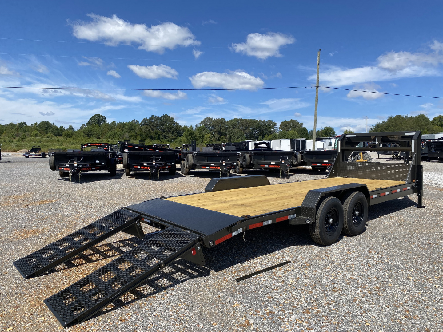 New 2026 MAXXD 83"x22' 15.6k Gooseneck Equipment Trailer