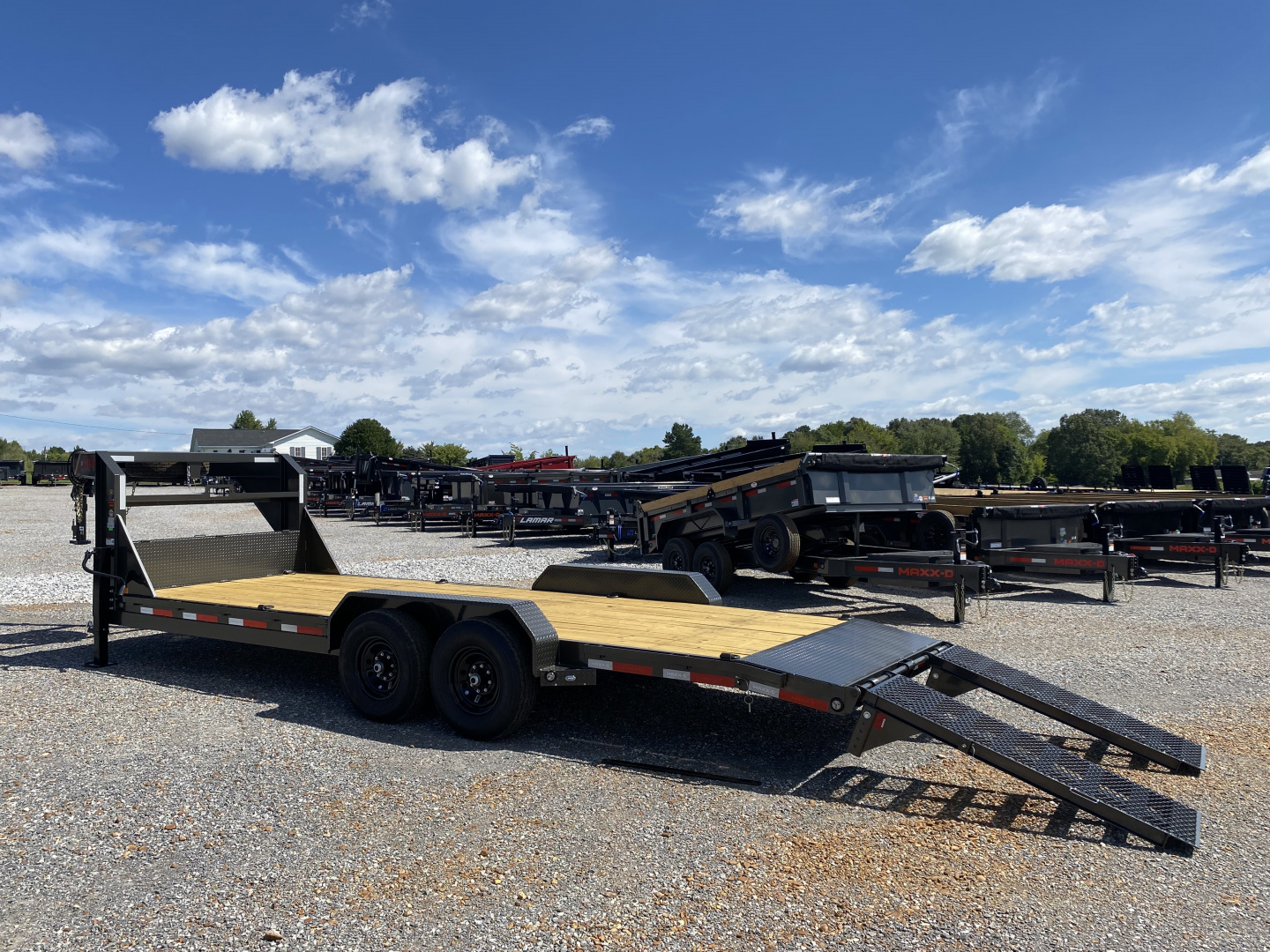 New 2026 MAXXD 83"x22' 15.6k Gooseneck Equipment Trailer