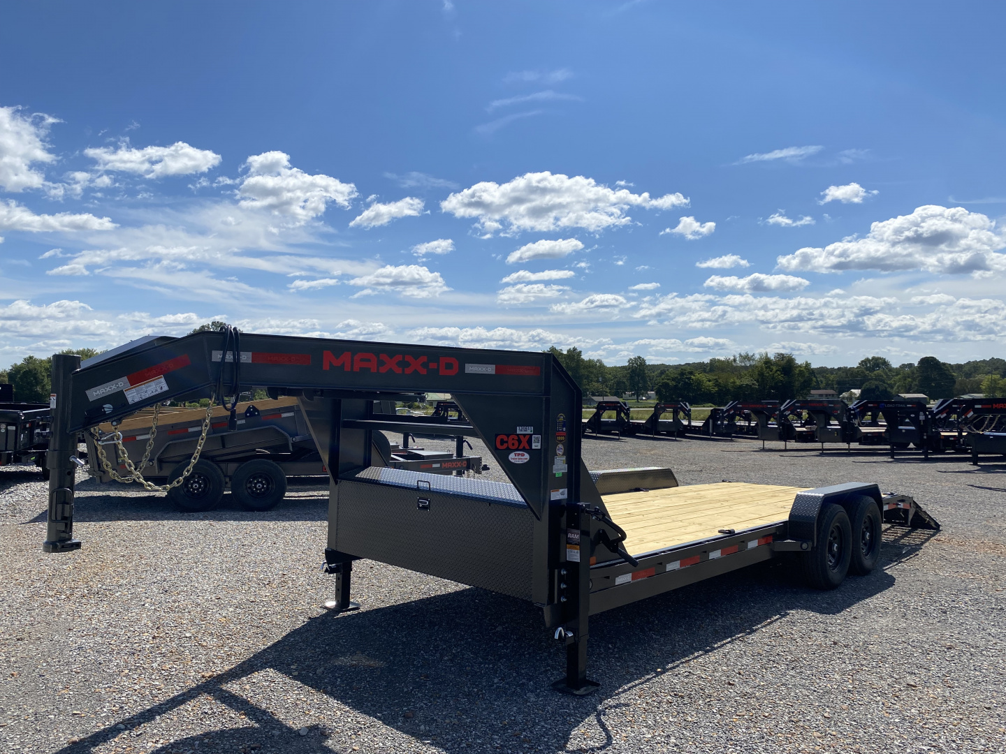New 2026 MAXXD 83"x22' 15.6k Gooseneck Equipment Trailer