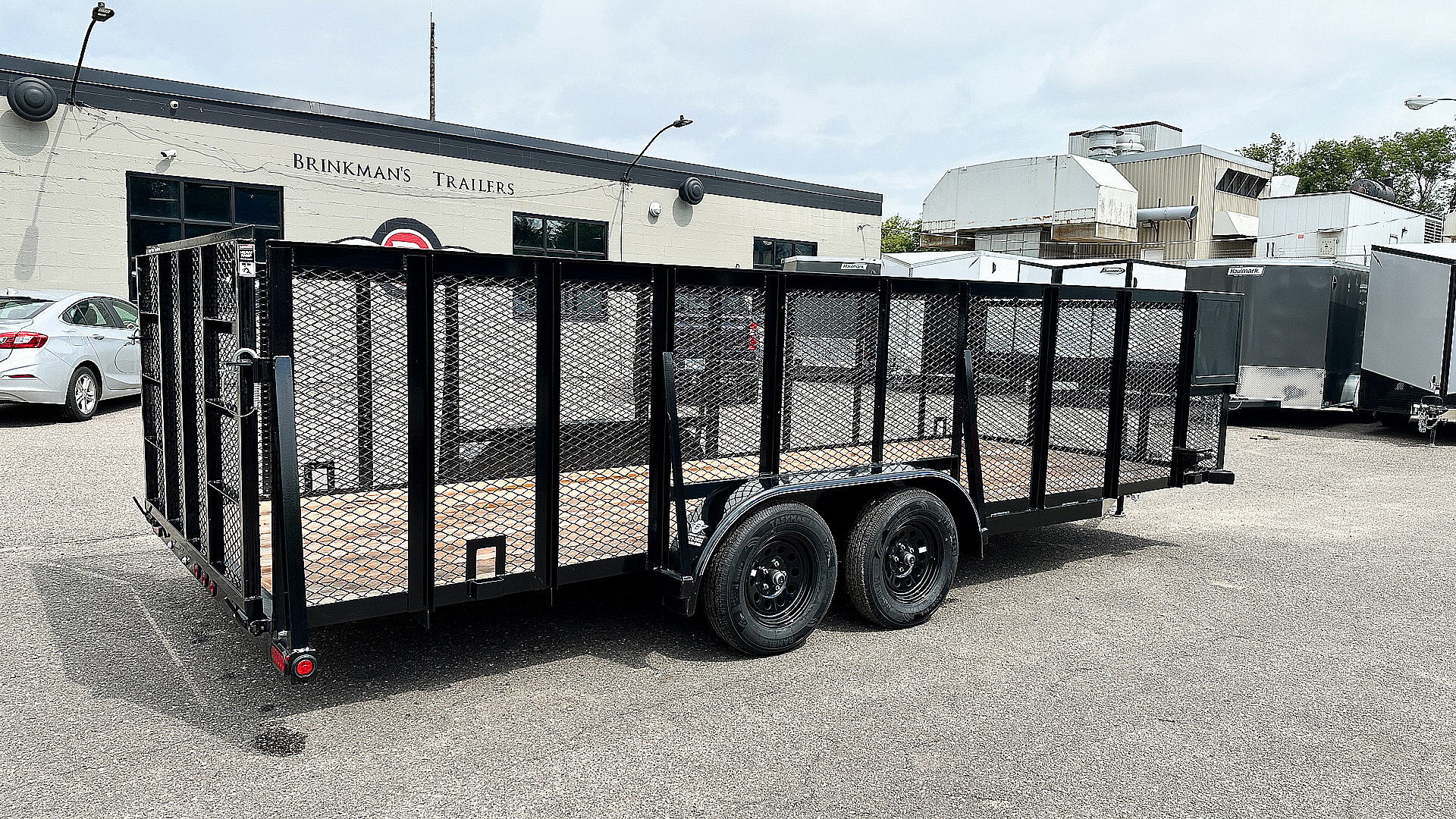 New Top Quality Top Hat 20x83 Landscape Trailer