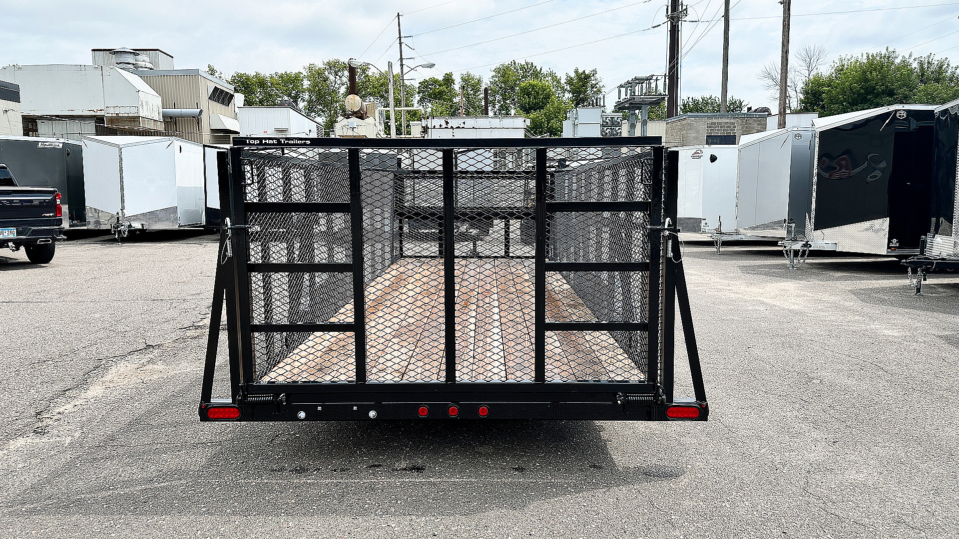 New Top Quality Top Hat 20x83 Landscape Trailer