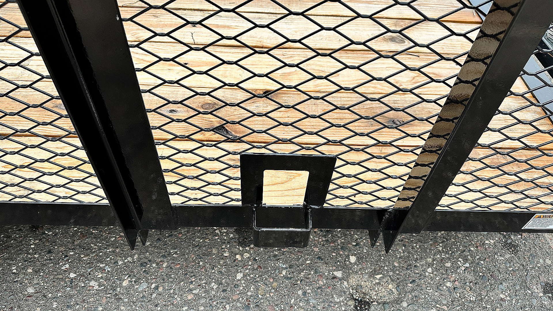 New Top Quality Top Hat 20x83 Landscape Trailer