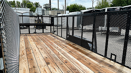 New Top Quality Top Hat 20x83 Landscape Trailer