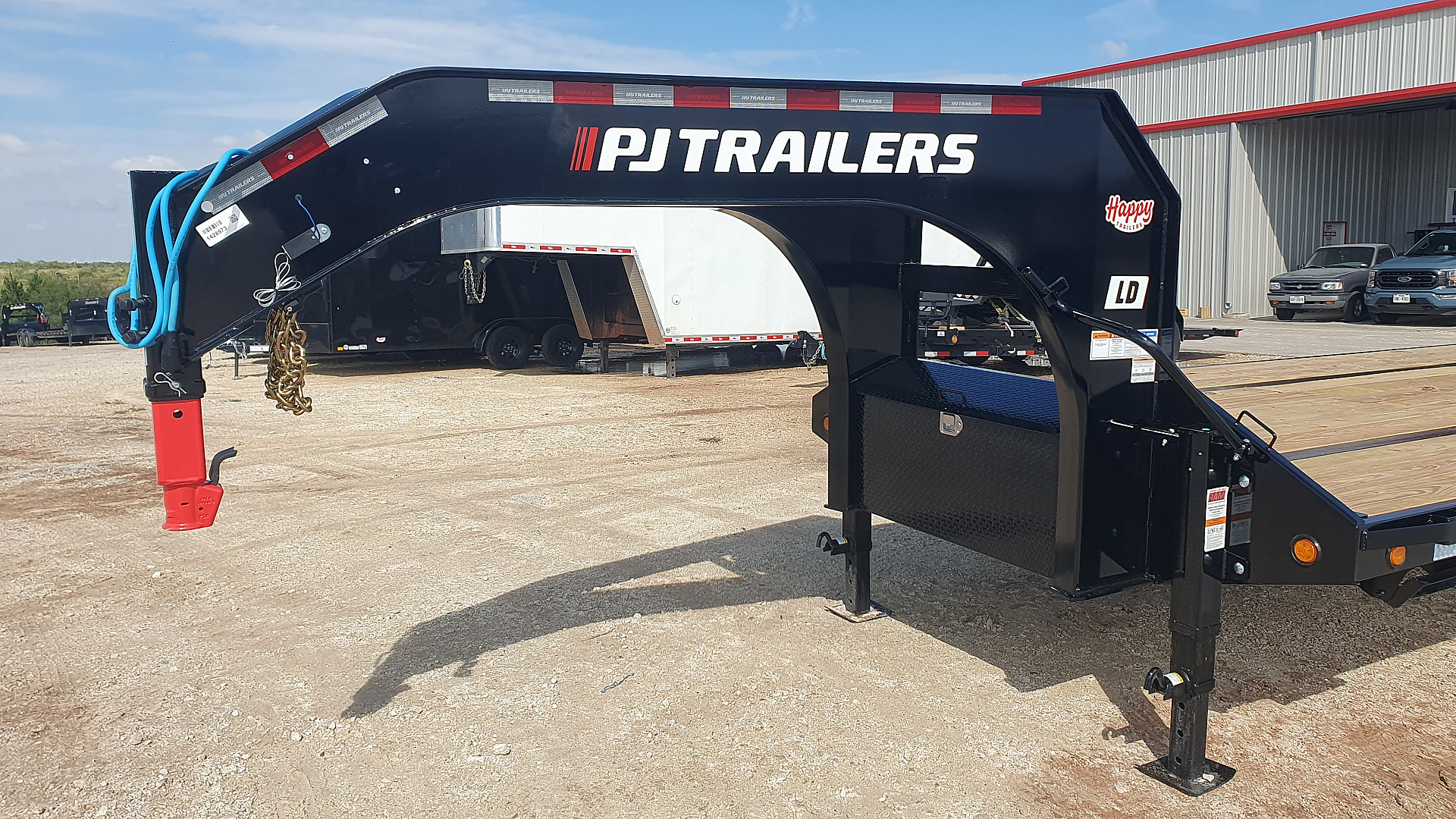 New 2026 PJ 102"x32' GN Low-Pro Flatbed w/ Duals - LD