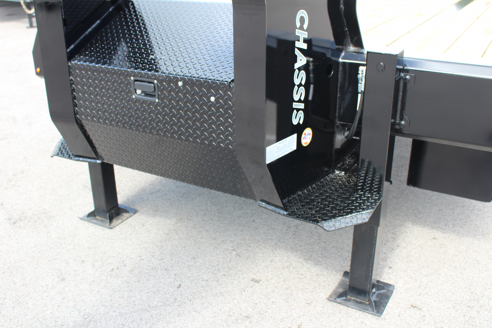 New 2025 Moritz FDGH Hydraulic Tail 34' GOOSENECK Deckover Flatbed Trailer- 25900# GVW