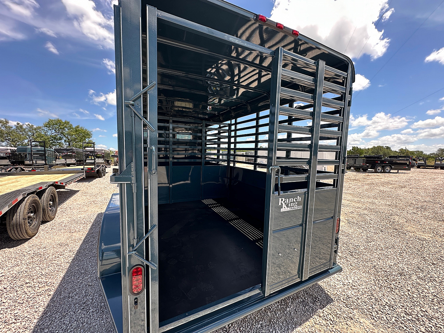 New 2025 Calico - 16' X 6'8 X 7' - Livestock Trailer