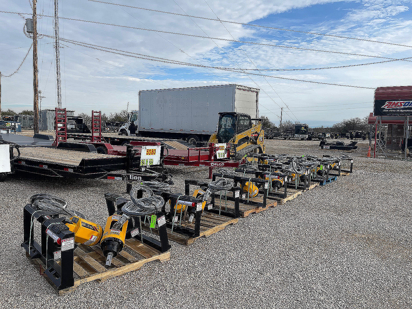New 2025 Calico - 16' X 6'8 X 7' - Livestock Trailer