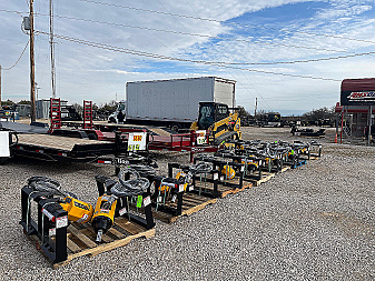 New 2025 Calico - 16' X 6'8 X 7' - Livestock Trailer