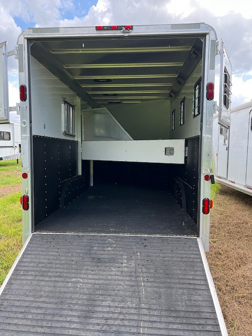 Used 2008 Collin Arndt 3 horse gooseneck w/dressing room Horse Trailer