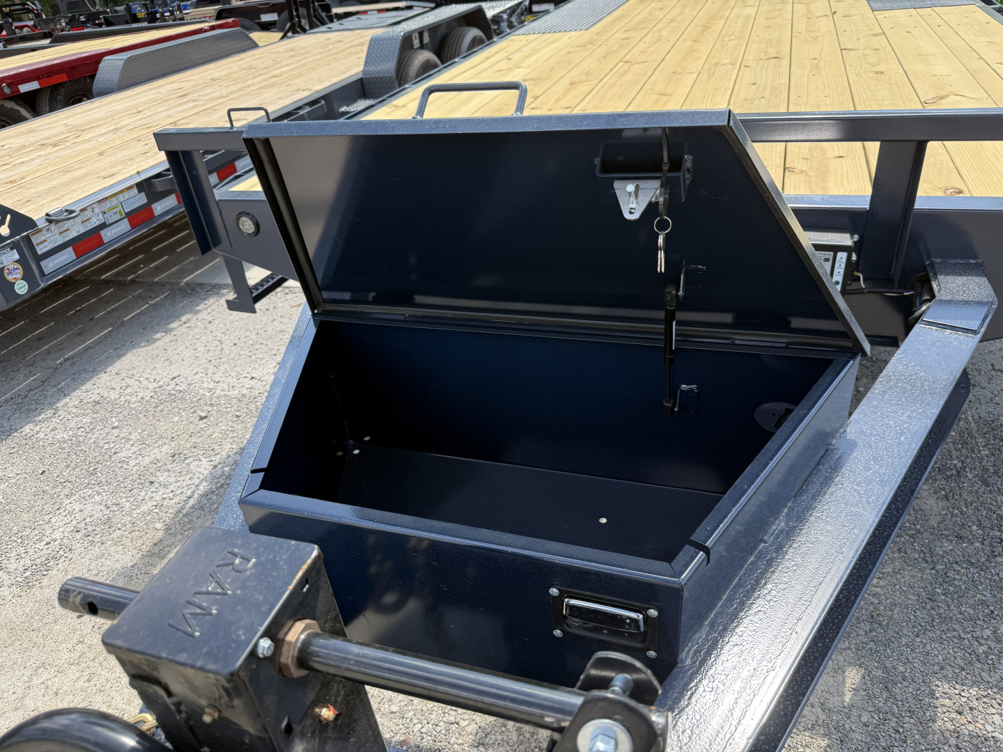 New 2025 MAXX-D DOX 14K 20' Equipment Trailer