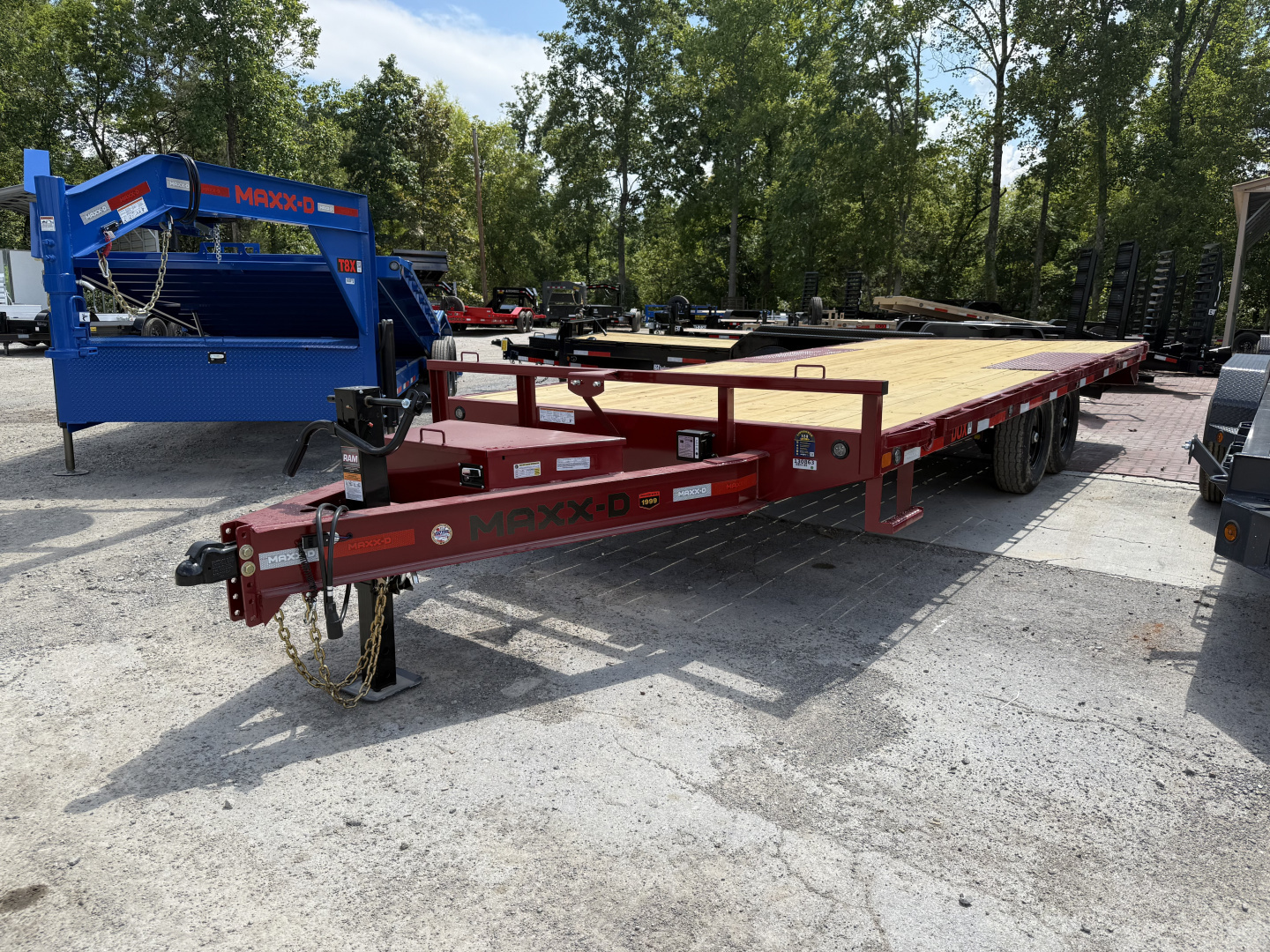 New 2025 MAXX-D DOX 14K 20' Equipment Trailer