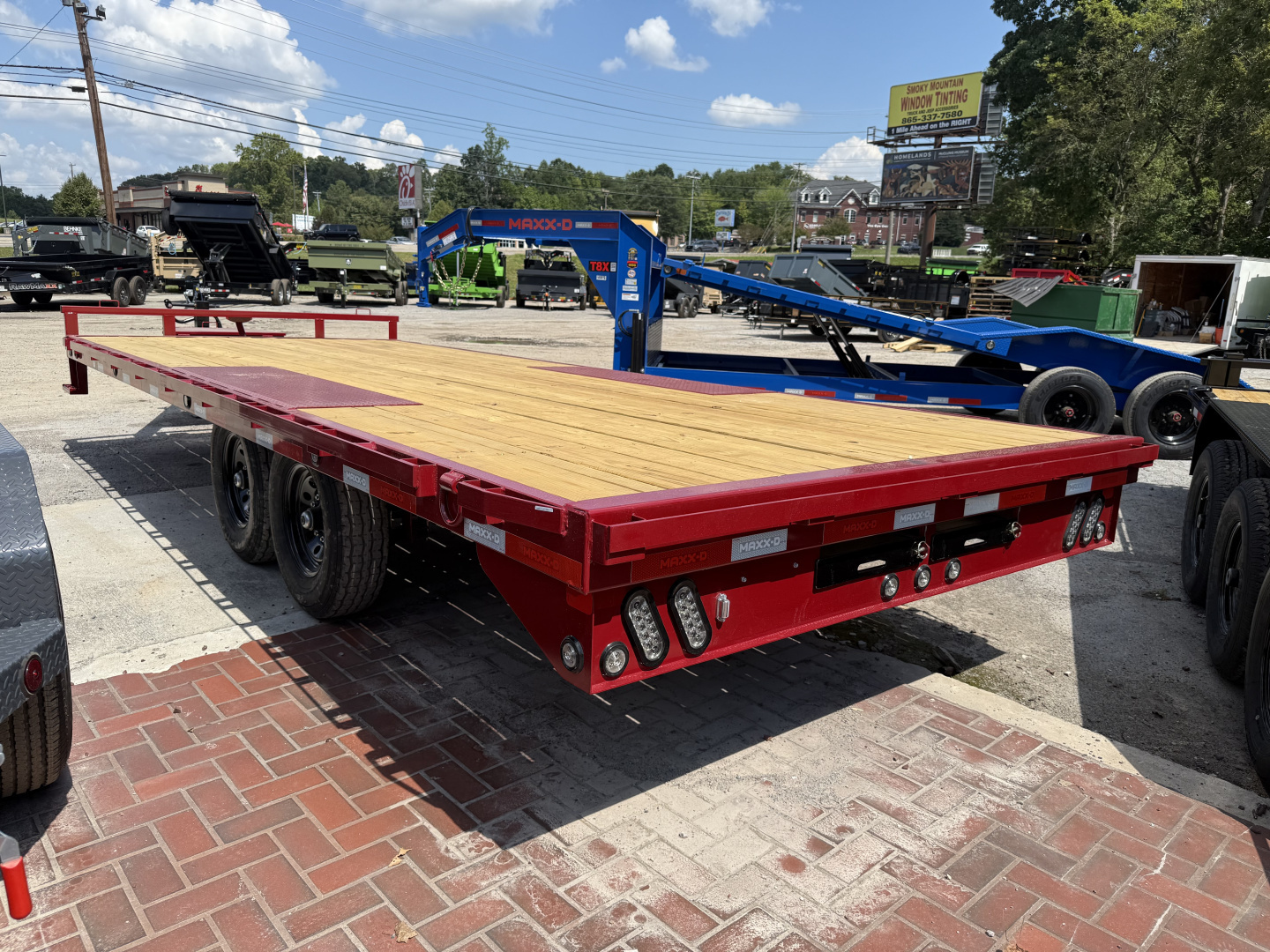 New 2025 MAXX-D DOX 14K 20' Equipment Trailer