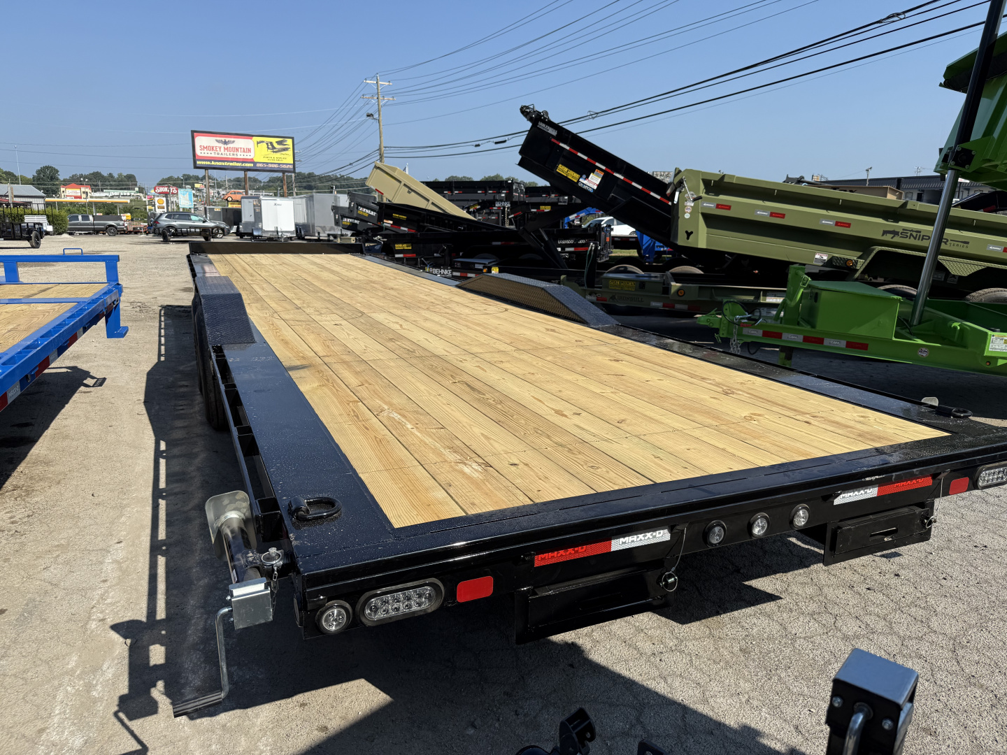 New 2025 MAXX-D H8X 14K 32' BUGGY Equipment Trailer
