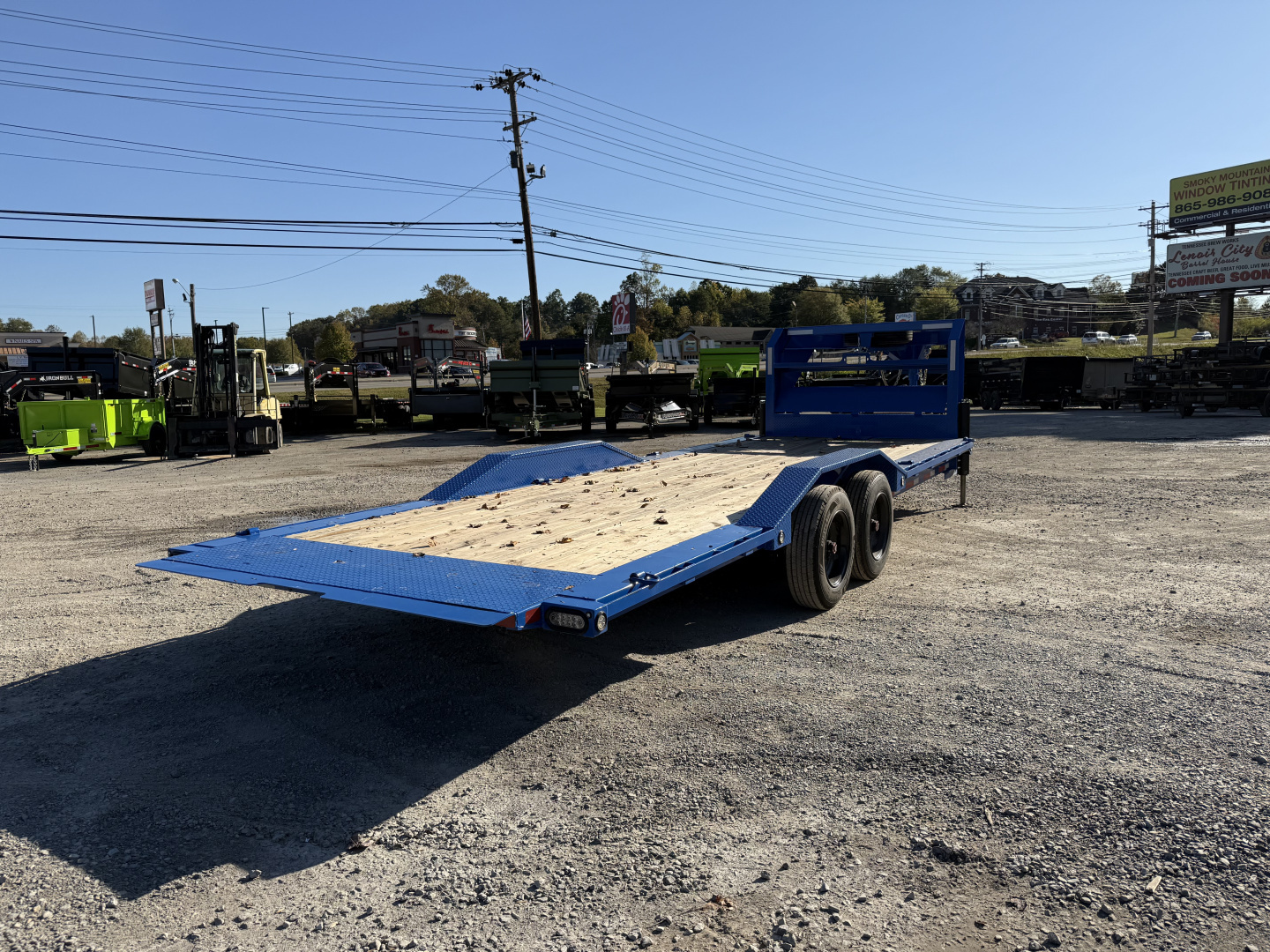 New 2025 MAXX-D T8B 18K GOOSENECK 24' JACKS TORSION DOF S Equipment Trailer