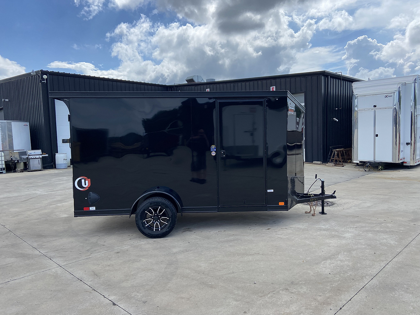 New United 12' UJ V-Nose Enclosed Cargo Trailer