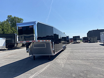 New United UXGN 46' Enclosed Trailer