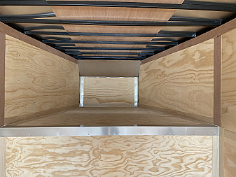 New United UXGN 46' Enclosed Trailer