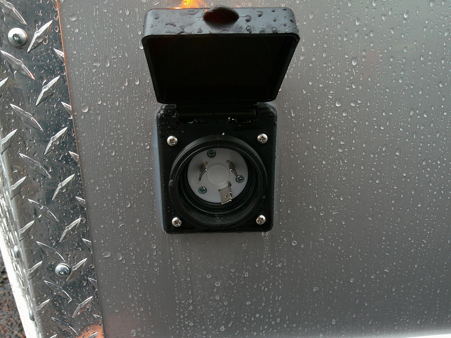 Used 2025 ALCOM 7x16 Aluminum 7K Cargo / Enclosed Trailer