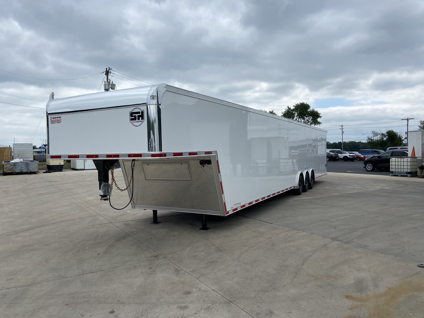 New United USHGN 48' Enclosed Trailer